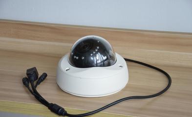 130万像素3.5倍光学变倍星光级超低照度高清网络红外半球摄像机详解